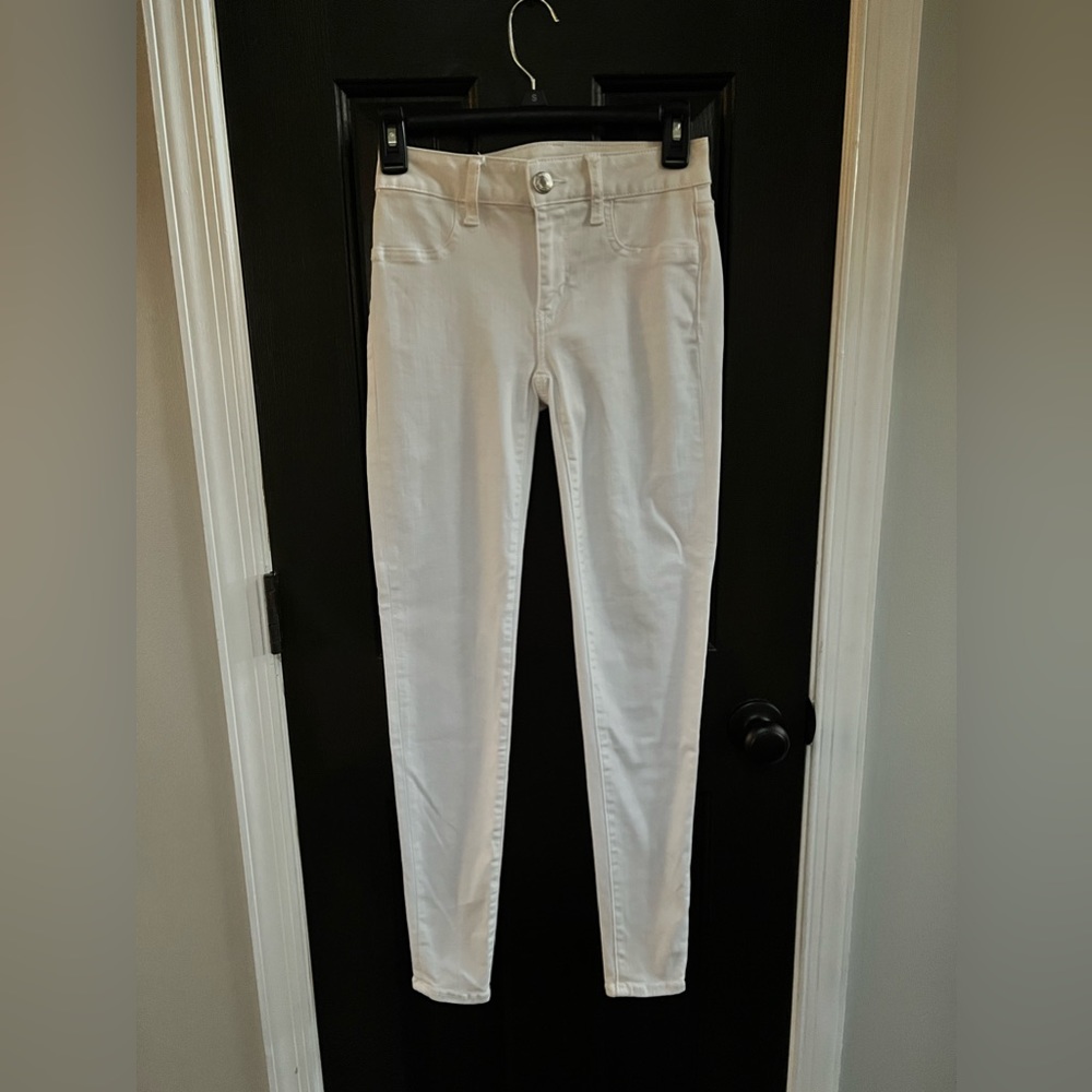 White, straight leg American Eagle jeans.